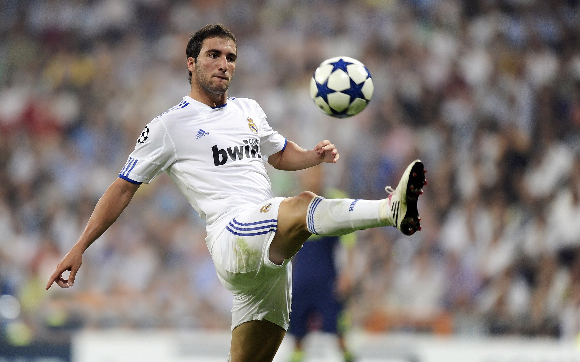 北非雄鹰展翅罗马城，北欧神锋主宰天王山—足球世界的唯一性光芒