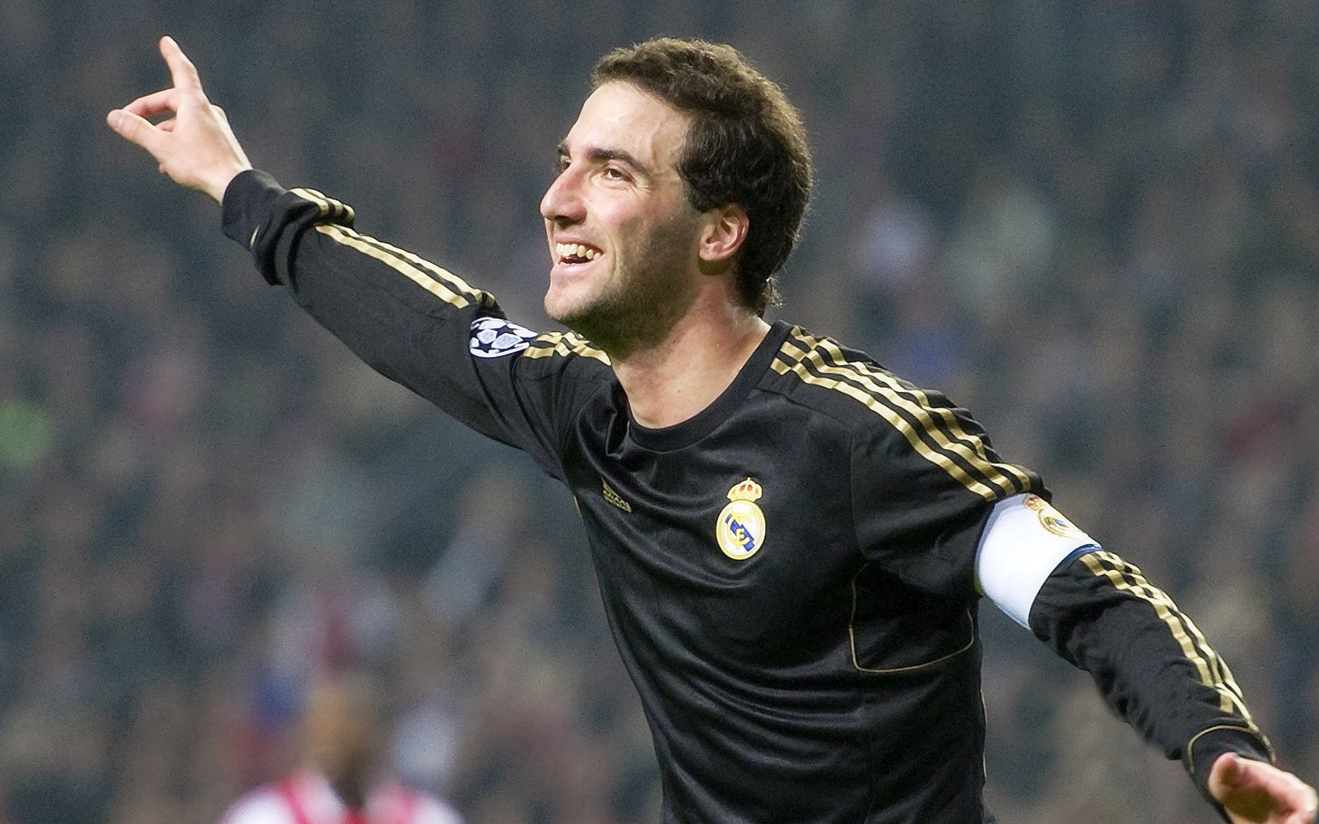 北非雄鹰展翅罗马城，北欧神锋主宰天王山—足球世界的唯一性光芒